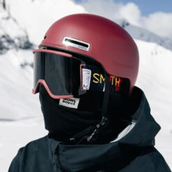 SMITH OPTICS Maze MIPS Ski & Snowboard Helmet - Unisex|-|Casque Ski Et Planche à Neige MIPS Maze - Unisexe -Smith Optics Shop STH E00671 7E 7EDetail 20Matte 20Sangria 737694c3 03c5 4b2b 8f97 511bad475fce