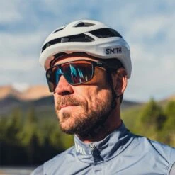 SMITH OPTICS Trace MIPS Bike Helmet - Unisex|-|Casque Vélo MIPS Trace - Unisexe -Smith Optics Shop STH E00728 7E 7ELifestyle1 20White 20 20Matte 20White 0a9c42bc 0f8d 4054 8887 df806cfe8761